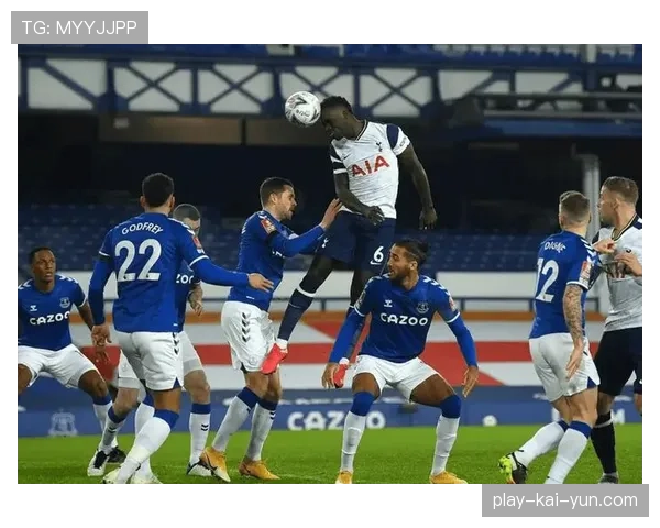 托特纳姆热刺球场将于4月测试新技术,允许教练席实时接收更详尽比赛数据 托特纳姆热刺球场将于4月测试新技术,允许教练席实时接收更详尽比赛数据